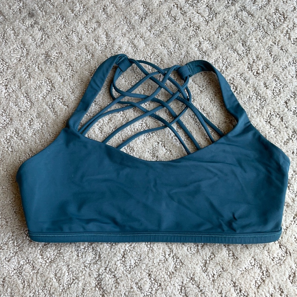 Lululemon sports bra